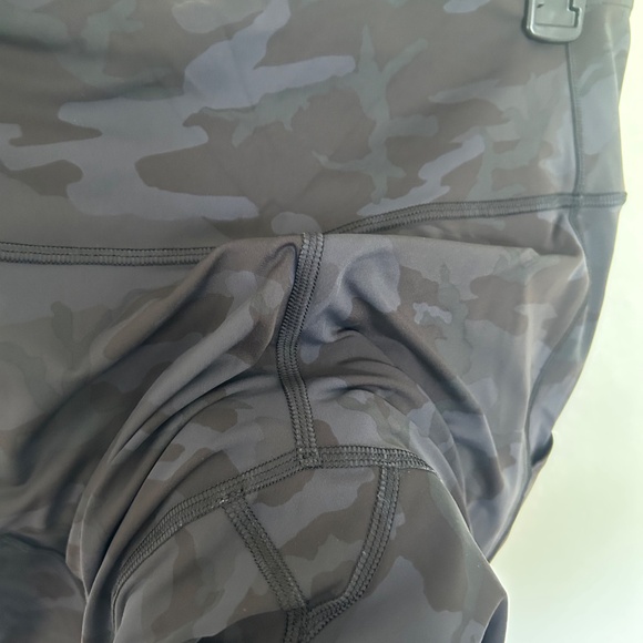 Lululemon Fast & Free crop size 10 - Picture 6 of 7